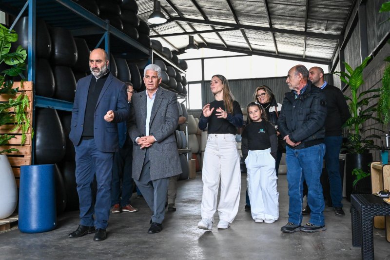 EL GOBERNADOR VISITÓ LA FÁBRICA MICROPLAST EN EL PARQUE INDUSTRIAL NORTE DE LA CAPITAL
