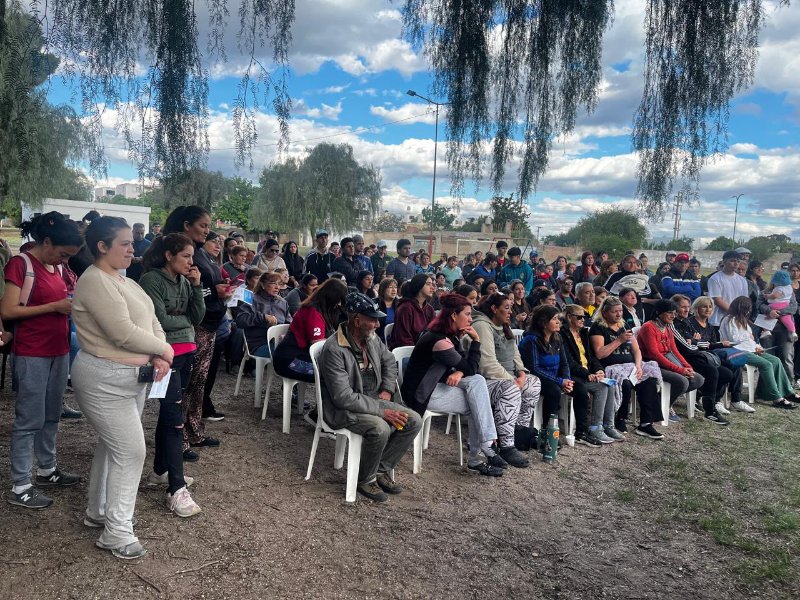 MÁS DE 500 VECINOS PARTICIPARON DE MENTORÍAS EN LOS BARRIOS REPÚBLICA Y JOSÉ HERNÁNDEZ
