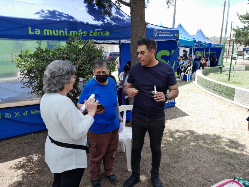 EN EL BARRIO LUZ Y FUERZA, “LA MUNI MÁS CERCA” ATENDIÓ A 141 VECINOS