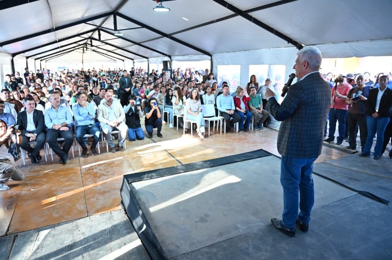 “NO VAMOS A DEJAR DE TRABAJAR HASTA CUMPLIR CON EL ÚLTIMO INSCRIPTO DEL PLAN ‘TENEMOS FUTURO’”