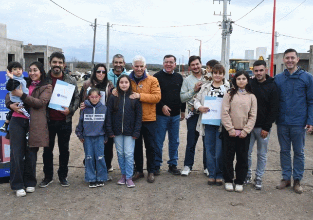 20 FAMILIAS DE SANTA ROSA RECIBIRÁN SUS VIVIENDAS EN NOVIEMBRE Y EL GOBIERNO ANUNCIÓ UNA NUEVA ETAPA HABITACIONAL