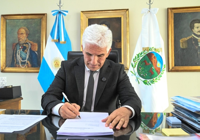 POGGI FIRMÓ EL PROYECTO DE LEY DE RÉGIMEN INTEGRAL DE PROMOCIÓN DEL DESARROLLO ECONÓMICO Y DEL EMPLEO