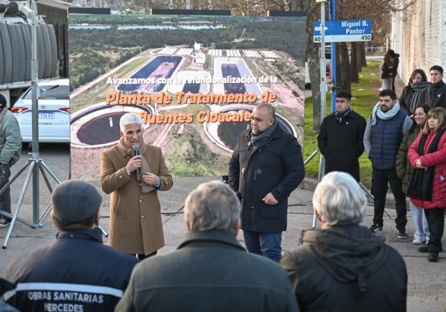 POGGI PARTICIPÓ DEL LANZAMIENTO DE UN PLAN DE RECAMBIO CLOACAL DE 18 CUADRAS EN LA CIUDAD